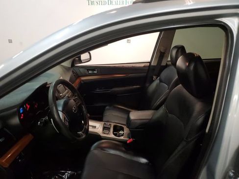 Used 2013 Subaru Outback 3.6R Limited AWD/4WD image 10