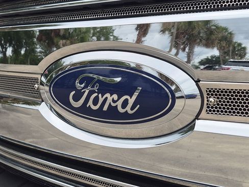 Used 2018 Ford F250 Lariat w/ Lariat Ultimate Package AWD/4WD image 6