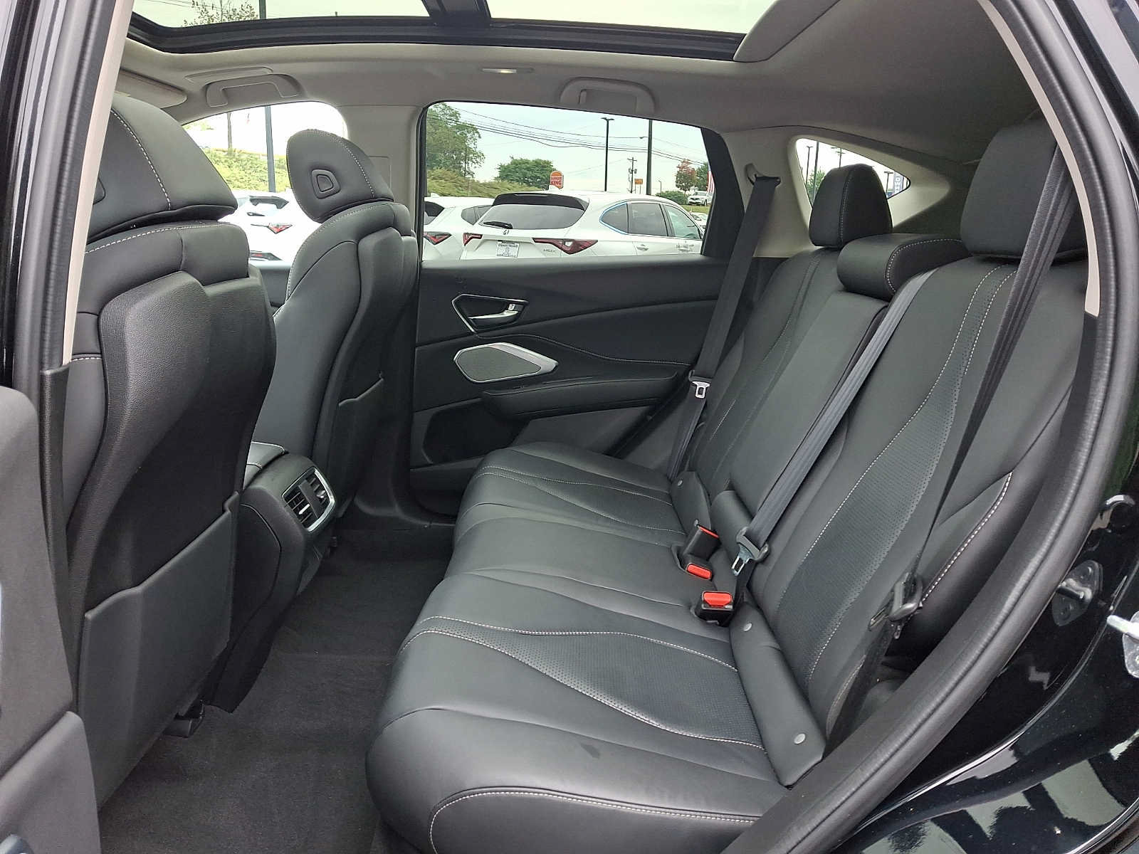 Used 2023 Acura RDX w/ Technology Package AWD/4WD image 10