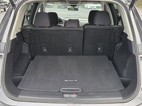 Used 2025 Nissan Rogue SV FWD image 13