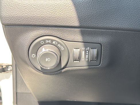 Used 2019 Jeep Compass Limited AWD/4WD image 37