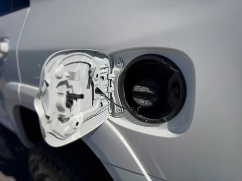 Used 2016 Toyota 4Runner 4WD image 21