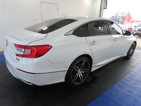 Used 2022 Honda Accord Touring image 15