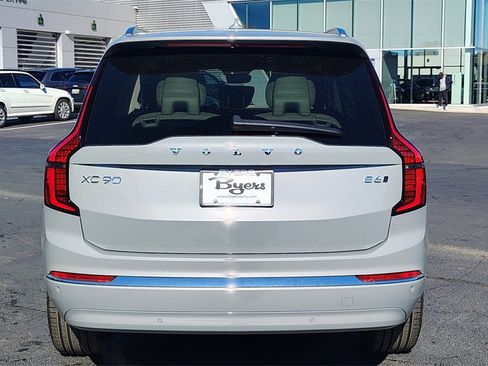 New 2026 Volvo XC90 B6 Ultra image 37