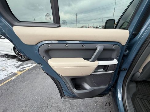 Used 2020 Land Rover Defender 110 HSE image 19