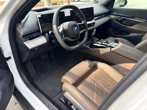 Used 2026 BMW i5 eDrive40 RWD image 16