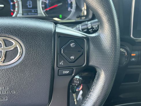 Used 2019 Toyota 4Runner SR5 AWD/4WD image 33