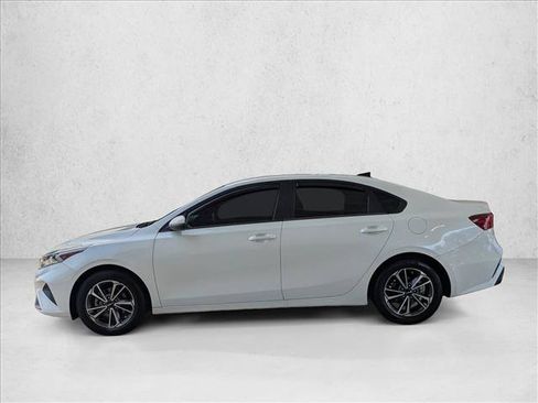 Used 2022 Kia Forte LXS w/ LXS Technology Package FWD image 2