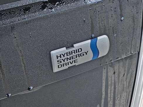 Used 2013 Toyota Prius One image 11