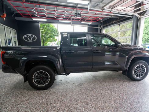 Used 2024 Toyota Tacoma TRD Sport w/ TRD Sport Upgrade Package AWD/4WD image 4