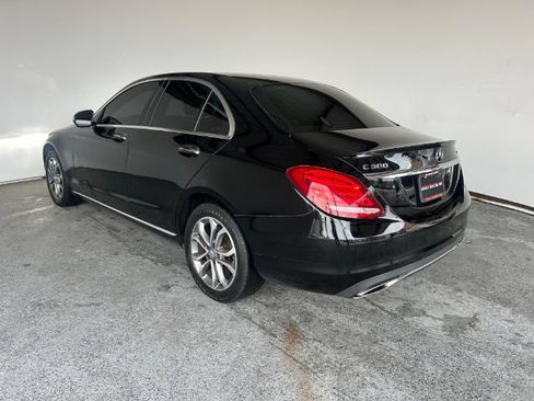 Used 2017 Mercedes-Benz C 300 4MATIC Sedan image 4