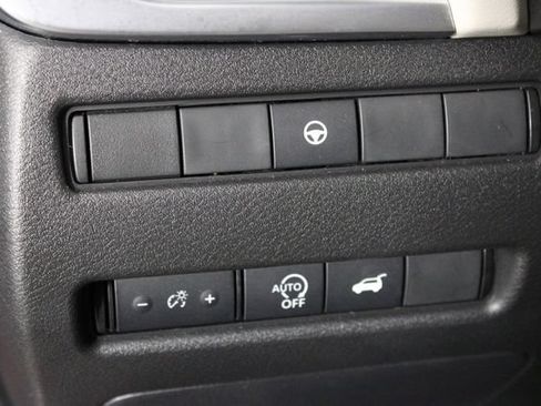 Used 2023 Nissan Rogue SV w/ SV Premium B Package FWD image 22