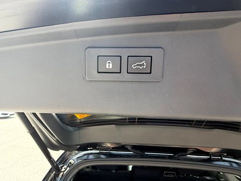 Used 2024 Subaru Outback Premium AWD/4WD image 8