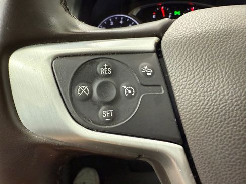 Used 2023 GMC Acadia SLT image 16