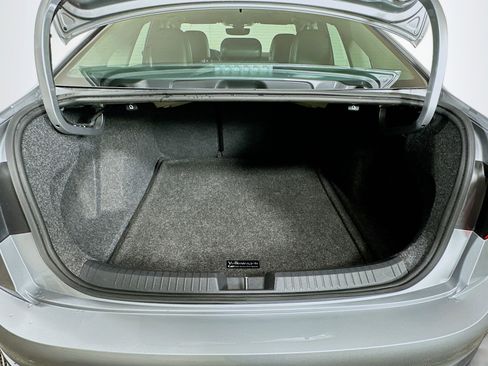 Used 2022 Volkswagen Jetta SE image 24