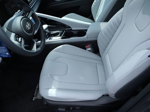 New 2026 Hyundai Elantra Limited FWD image 12