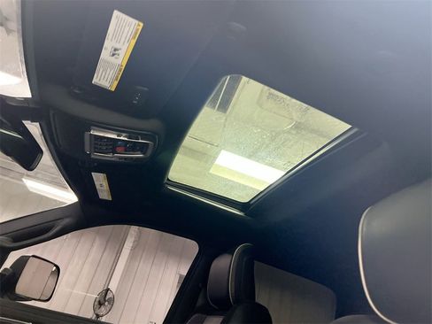 Used 2022 RAM 2500 Laramie w/ Night Edition image 19