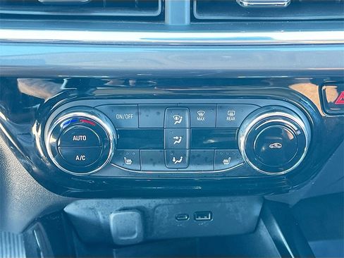 Used 2024 Chevrolet Trax ACTIV w/ Driver Confidence Package image 15