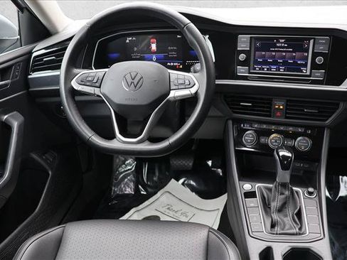Used 2024 Volkswagen Jetta SE FWD image 22