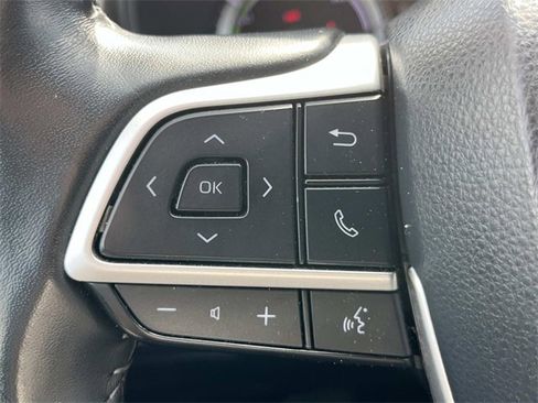 Used 2023 Toyota Highlander LE image 31