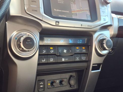 Used 2015 Toyota 4Runner Limited image 13