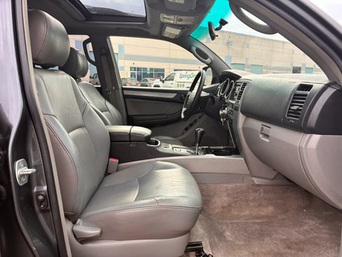 Used 2005 Toyota 4Runner Sport AWD/4WD image 30