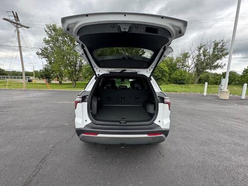 New 2026 Chevrolet Equinox LT w/ Convenience Package II image 30