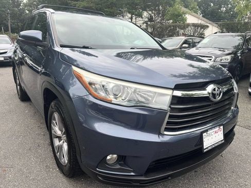 Used 2015 Toyota Highlander XLE AWD/4WD image 1