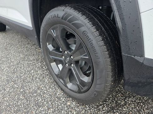 New 2026 Chevrolet Equinox LT w/ Convenience Package II image 18