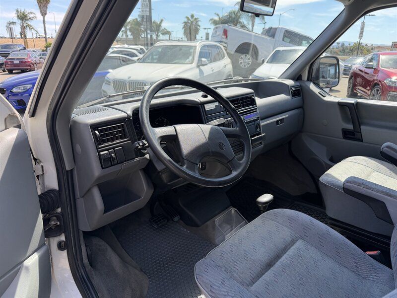 Used 1995 Volkswagen Eurovan Camper FWD image 9