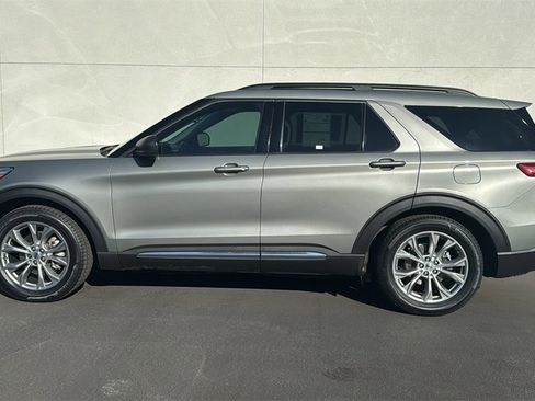 Certified 2020 Ford Explorer XLT w/ Equipment Group 202A image 5