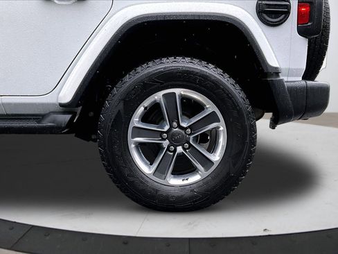 Certified 2022 Jeep Wrangler Unlimited Sahara w/ Cold Weather Group AWD/4WD image 34
