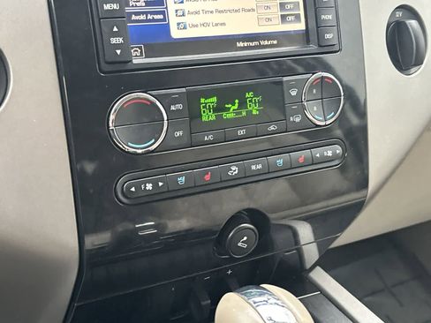 Used 2013 Ford Expedition Limited AWD/4WD image 28