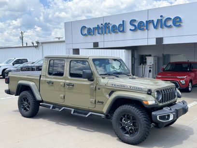 Used 2025 Jeep Gladiator Sport