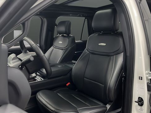 Used 2025 Ford Expedition Max Platinum w/ Stealth Performance Package AWD/4WD image 9