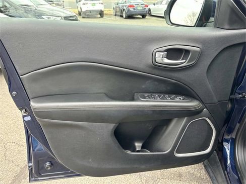 Certified 2019 Jeep Compass Latitude image 14