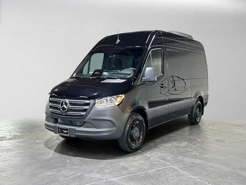 Used 2025 Mercedes-Benz Sprinter 2500 image 7