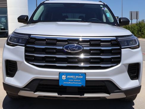 New 2026 Ford Explorer Active AWD/4WD image 7