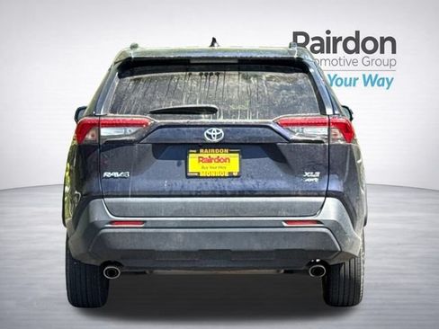 Used 2021 Toyota RAV4 XLE w/ XLE Grade Weather Package AWD/4WD image 5