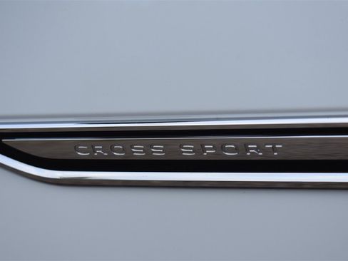 Used 2024 Volkswagen Atlas Cross Sport SE image 14