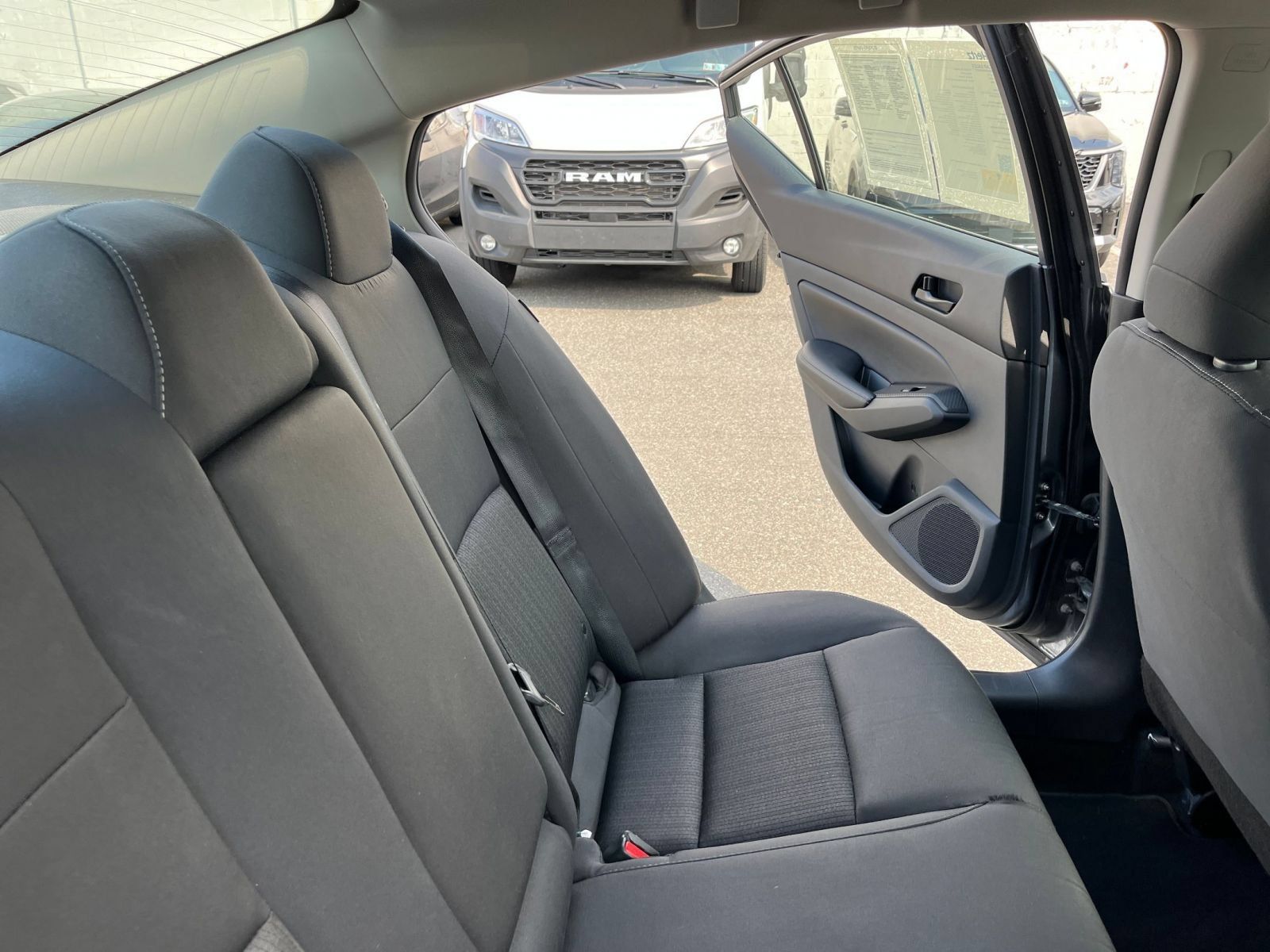 Used 2025 Nissan Altima 2.5 SV FWD image 37