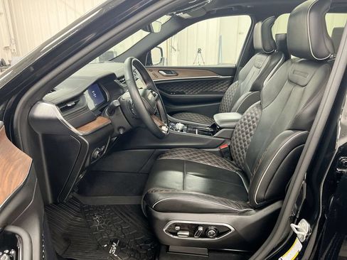 Used 2023 Jeep Grand Cherokee Summit w/ Rear Seat Video Group I AWD/4WD image 21