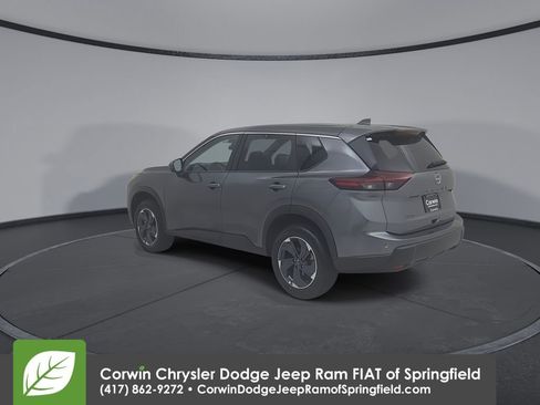 Used 2025 Nissan Rogue SV image 11