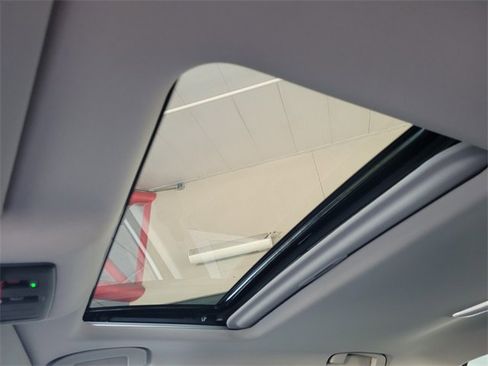 Used 2023 Nissan Altima 2.5 SR w/ SR Premium Package image 4