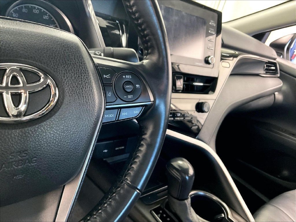 Used 2021 Toyota Camry SE w/ Cold Weather Package FWD image 23