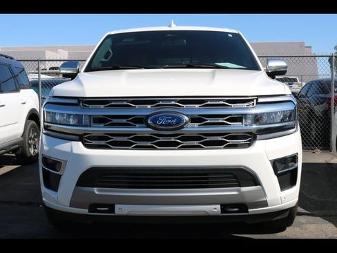 Certified 2024 Ford Expedition Platinum image 3