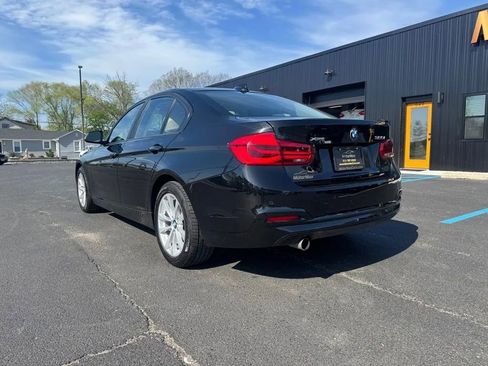 Used 2018 BMW 320i xDrive Sedan w/ Convenience Package image 2