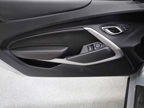 Used 2016 Chevrolet Camaro SS image 16