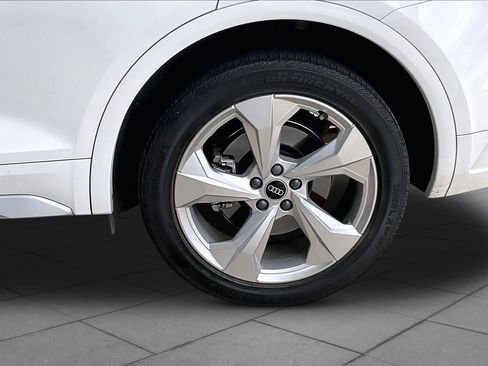 Used 2023 Audi Q5 2.0T Premium Plus w/ Premium Plus Package AWD/4WD image 11