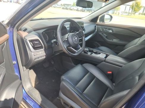 Used 2023 Nissan Rogue SL w/ SL Premium Package image 12